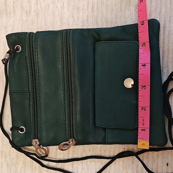 NWOT Green Soft Leather Purse cross body Shoulder Travel Wallet price firm - Picture 3 of 7